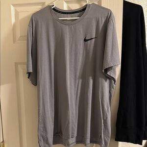 Nike Men's Gray T-Shirt